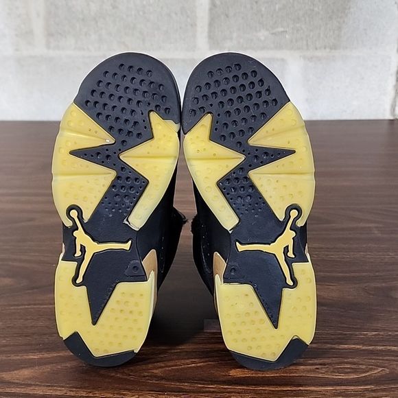 Air Jordan 6 Retro DMP GS "Defining Moment" Size 4 Youth Black And Gold - Picture 8 of 14